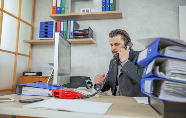 Online-PBX: Anrufmanagement, wenn das Büro nicht mehr der Bezugspunkt ist Online-PBX Anrufmanagement, wenn das Büro nicht mehr der Bezugspunkt ist