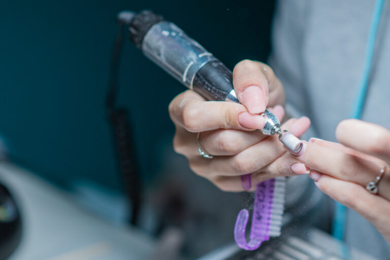 Perfekte Hybridmaniküre zu Ostern – kreative nägel ostern mit professioneller Vorbereitung Perfekte Hybridmaniküre zu Ostern – kreative nägel ostern mit professioneller Vorbereitung