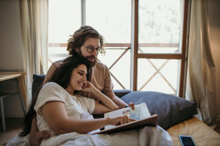 Wie Sie Ein Hochzeitsalbum Gestalten, Das Erinnerungen Dauerhaft Bewahrt Wie Sie Ein Hochzeitsalbum Gestalten, Das Erinnerungen Dauerhaft Bewahrt