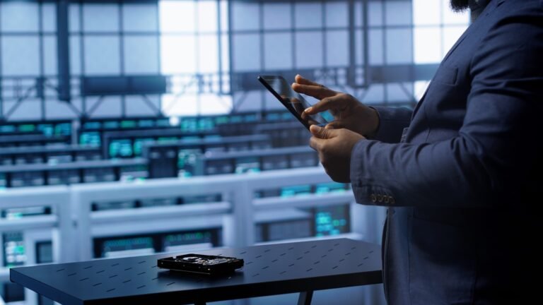 Smart vernetzte Lösungen für sicheren industriellen Fernzugang Smart vernetzte Lösungen für sicheren industriellen Fernzugang
