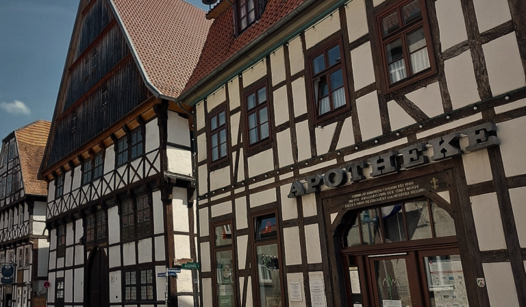 Altstadt-Apotheke Warburg: Moderne Apothekenversorgung zwischen Nähe und Digitalisierung Altstadt-Apotheke Warburg